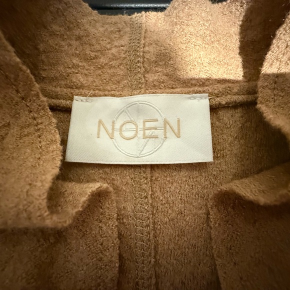 Beautiful Elegant Camel Women's Topper - Picture 2 of 11